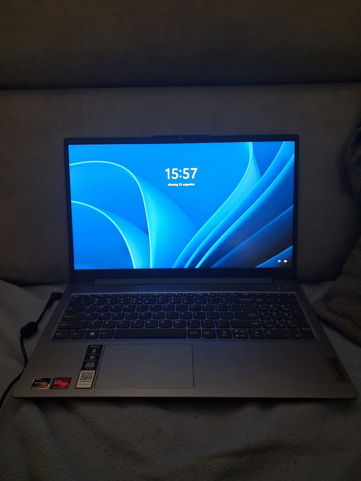 Lenovo IdeaPad 3 15ALC6 Laptop met AMD Ryzen 5, Computers en Software, Windows Laptops, Ophalen, Met videokaart, 8 GB, AMD Ryzen 5