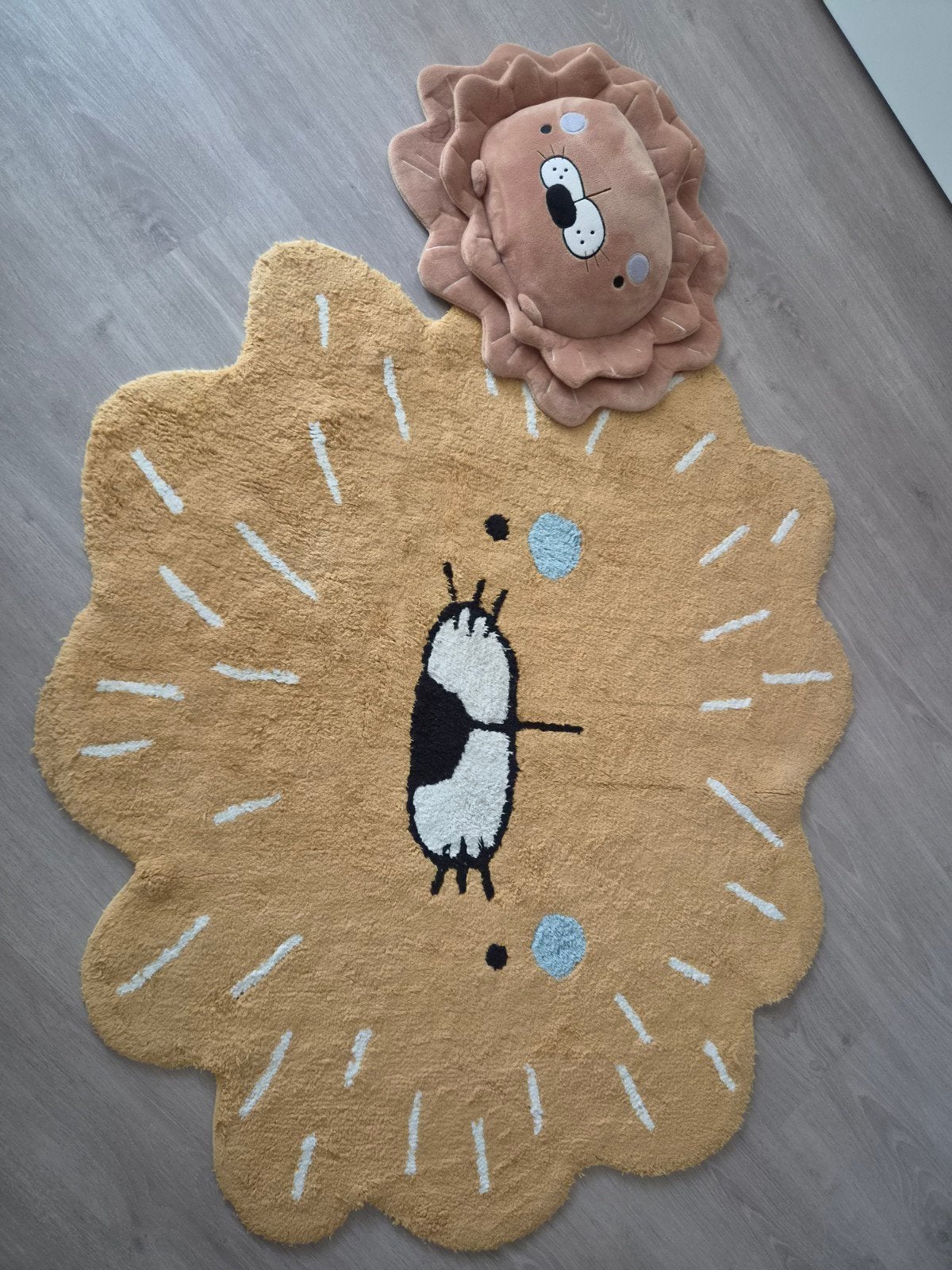 Petit Amelie Leeuwenkop en Leeuwen Vloerkleed, Ophalen, 50 tot 100 cm, Zo goed als nieuw, Bruin