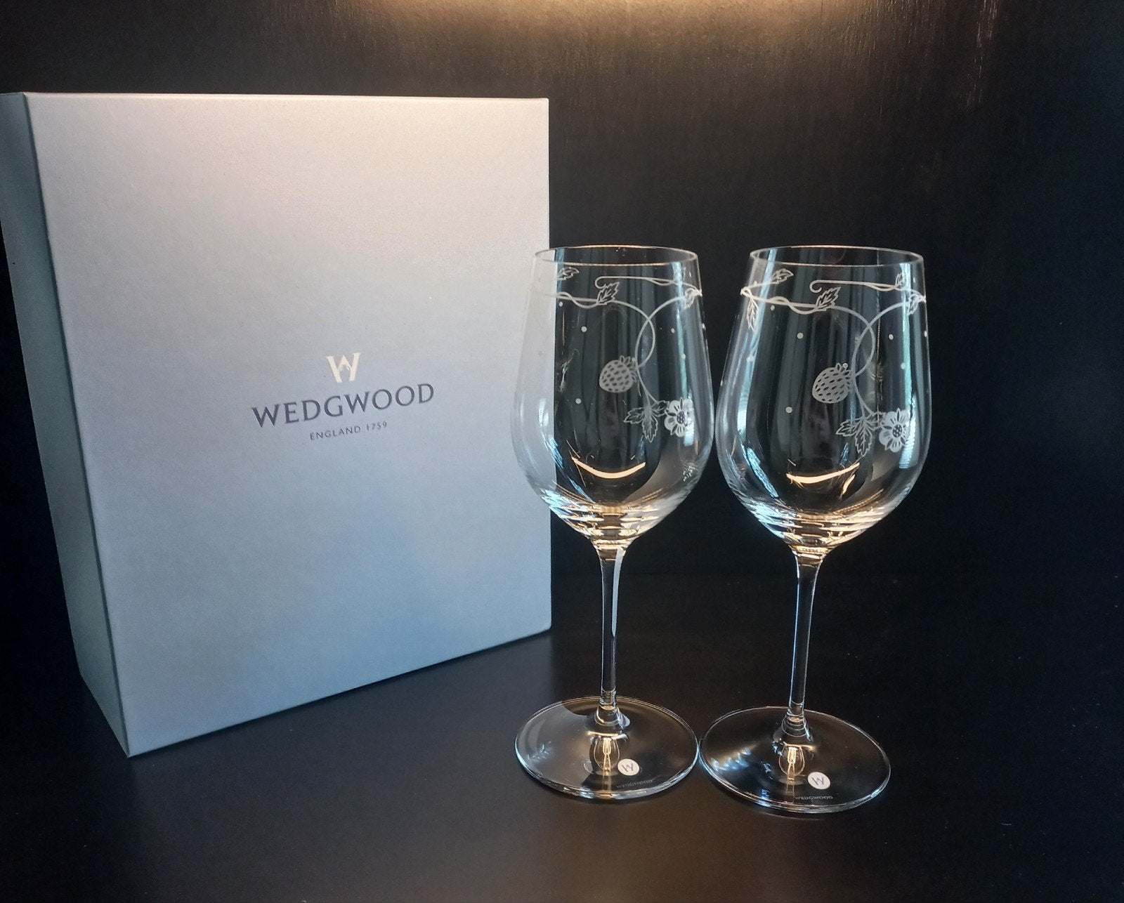 Wedgwood Wild Strawberry wijnglazen, Huis en Inrichting, Keuken | Servies, Glas of Glazen, Nieuw, Ophalen of Verzenden, Glas