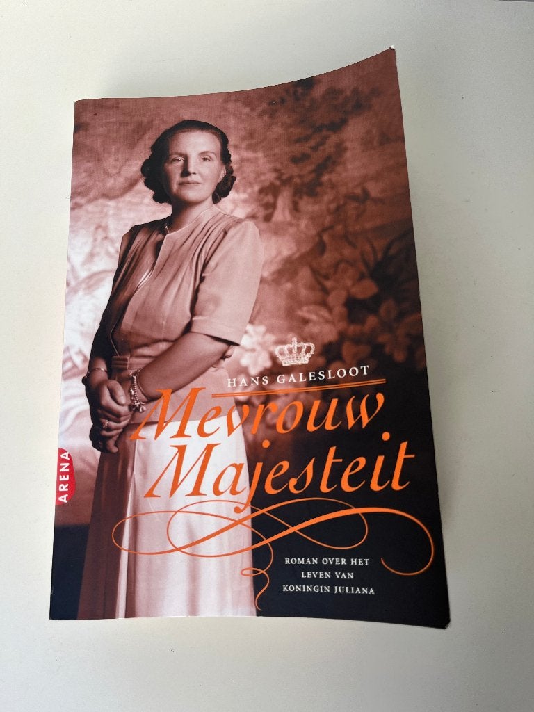 Juliana Mevrouw Majesteit door Hans Galesloot, Ophalen of Verzenden, Zo goed als nieuw, Tijdschrift of Boek