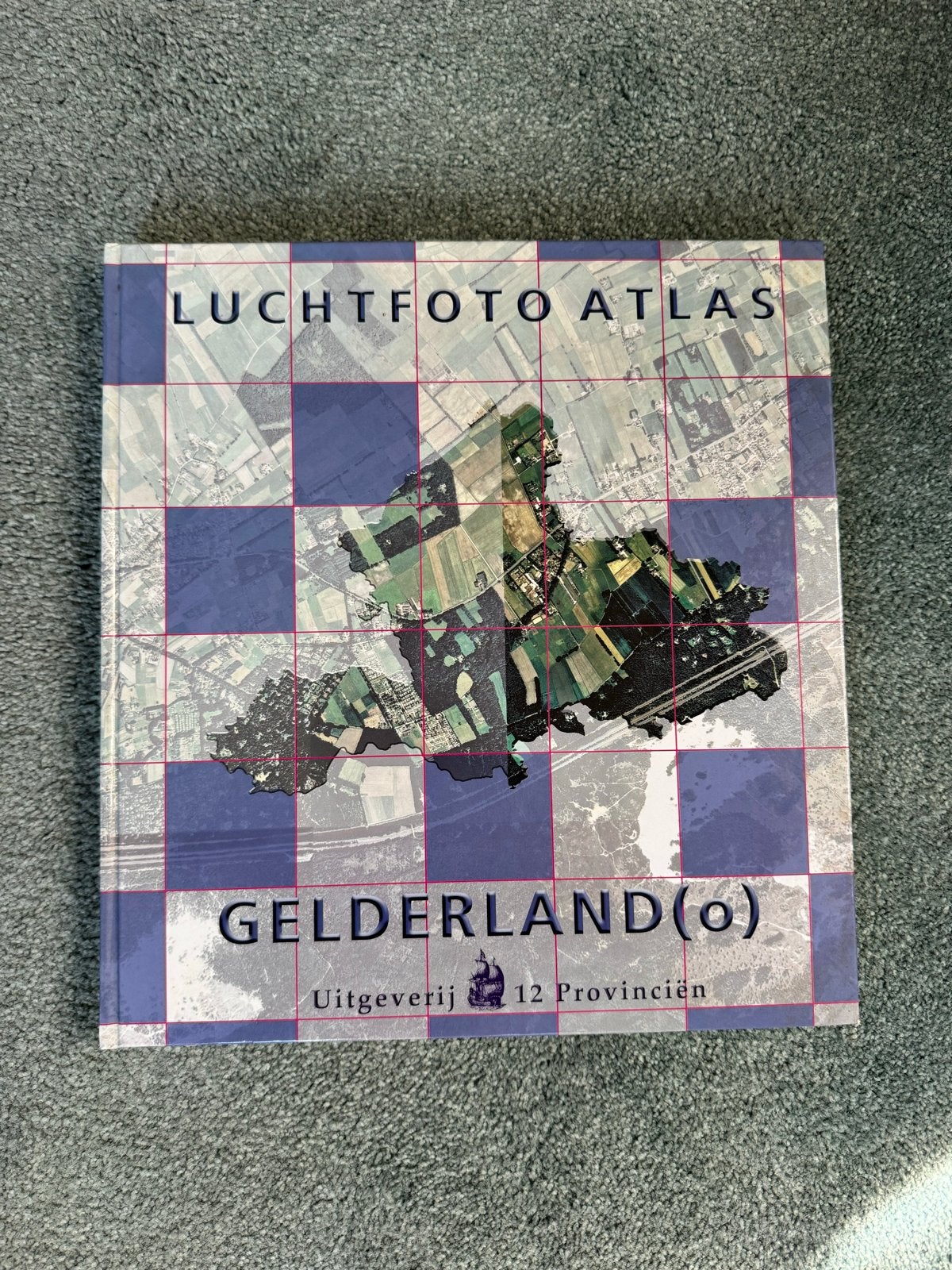 Luchtfoto Atlas Gelderland, Overige atlassen, 2000 tot heden, Ophalen of Verzenden, Zo goed als nieuw