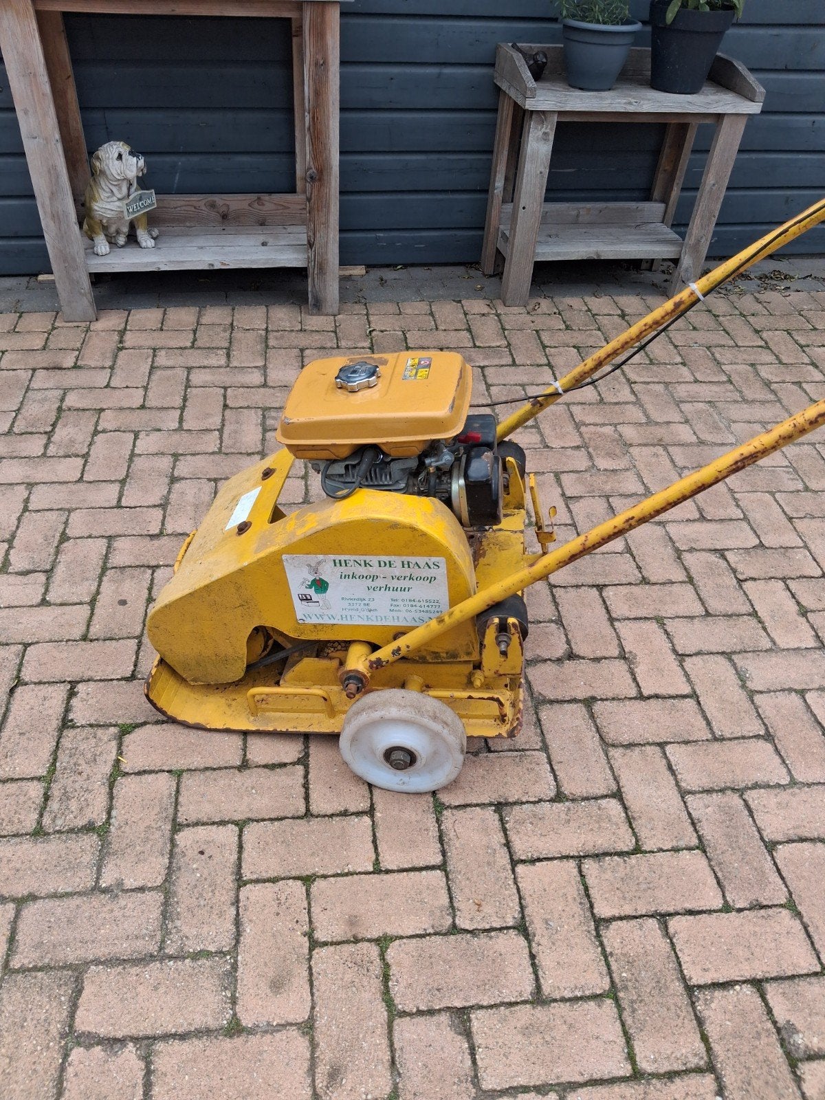 Trilplaat  1850 met goede benzine motor., Ophalen