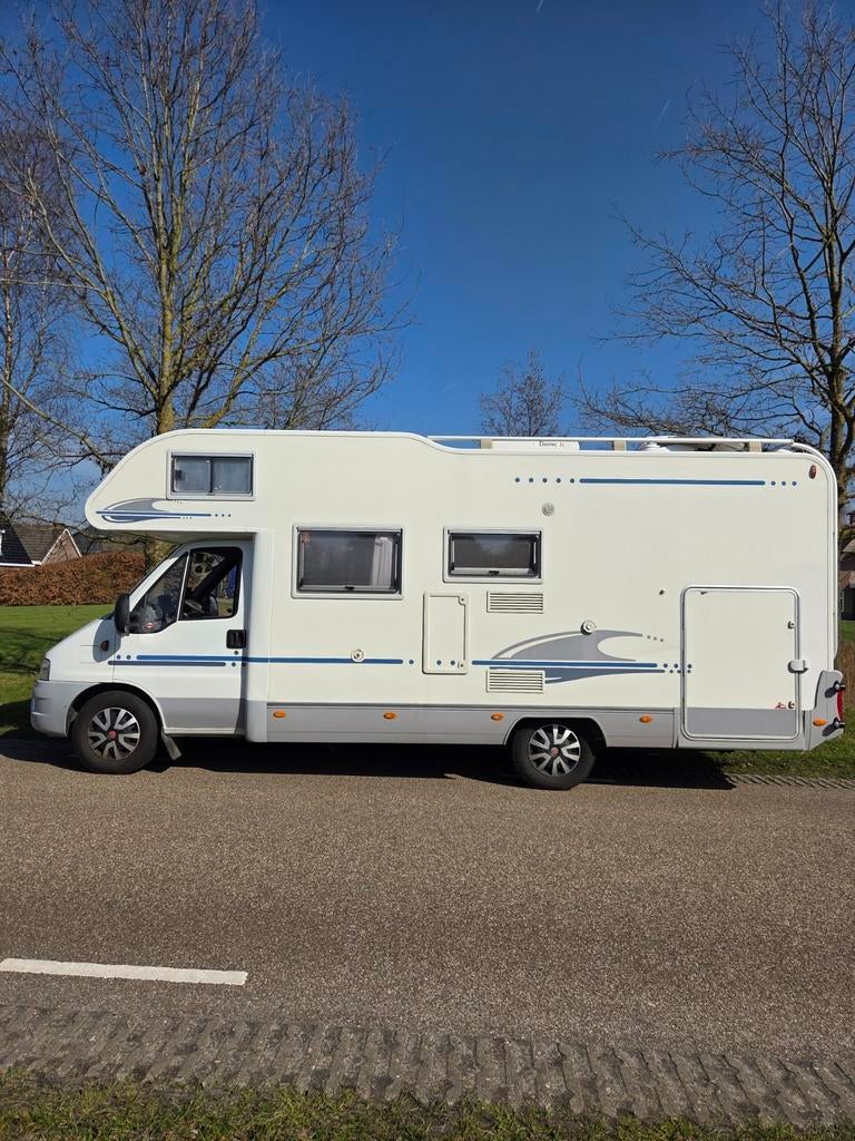 Ruime Adria Alkoof Camper - Ideaal voor Gezinnen/Motorsport, Caravans en Kamperen, Campers, Alkoof, Ringverwarming, Fiat, 7 tot 8 meter