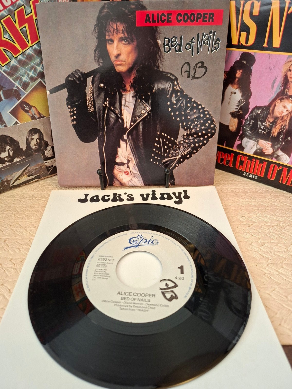 Alice Cooper - Bed of Nails 7 inch vinyl single 1989, Gebruikt, Hard Rock, 7 inch, Ophalen of Verzenden