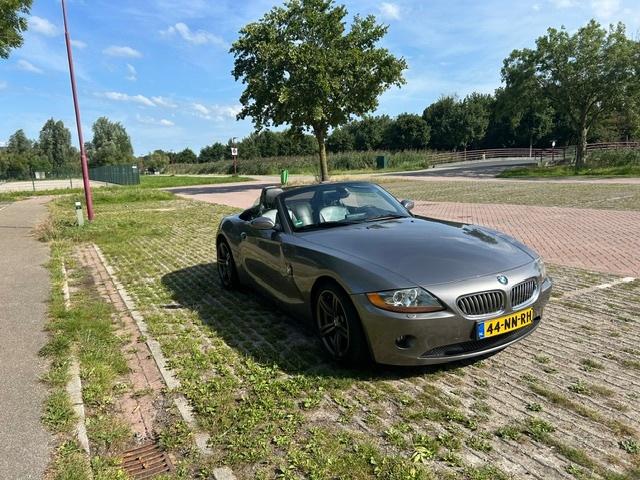 BMW Z4 3.0 I Roadster AUT 2004 Grijs, Auto's, BMW, Achterwielaandrijving, Zwart, Cabriolet, Particulier
