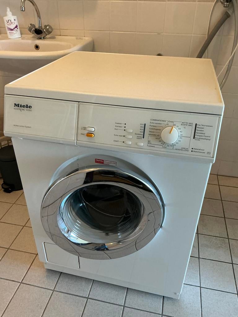 Miele Novotronic W8120 wasmachine, Witgoed en Apparatuur, Wasmachines, Gebruikt, Voorlader, 6 tot 8 kg, 85 tot 90 cm, 1200 tot 1600 toeren