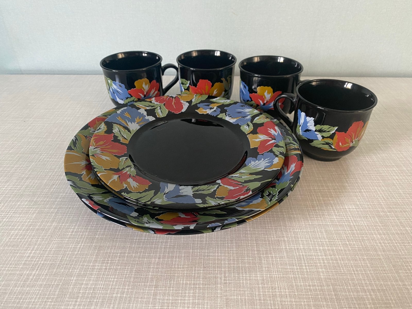 Arcoroc servies bloemen jaren 80/90, Overige merken, Keramiek, Ophalen of Verzenden, Zo goed als nieuw