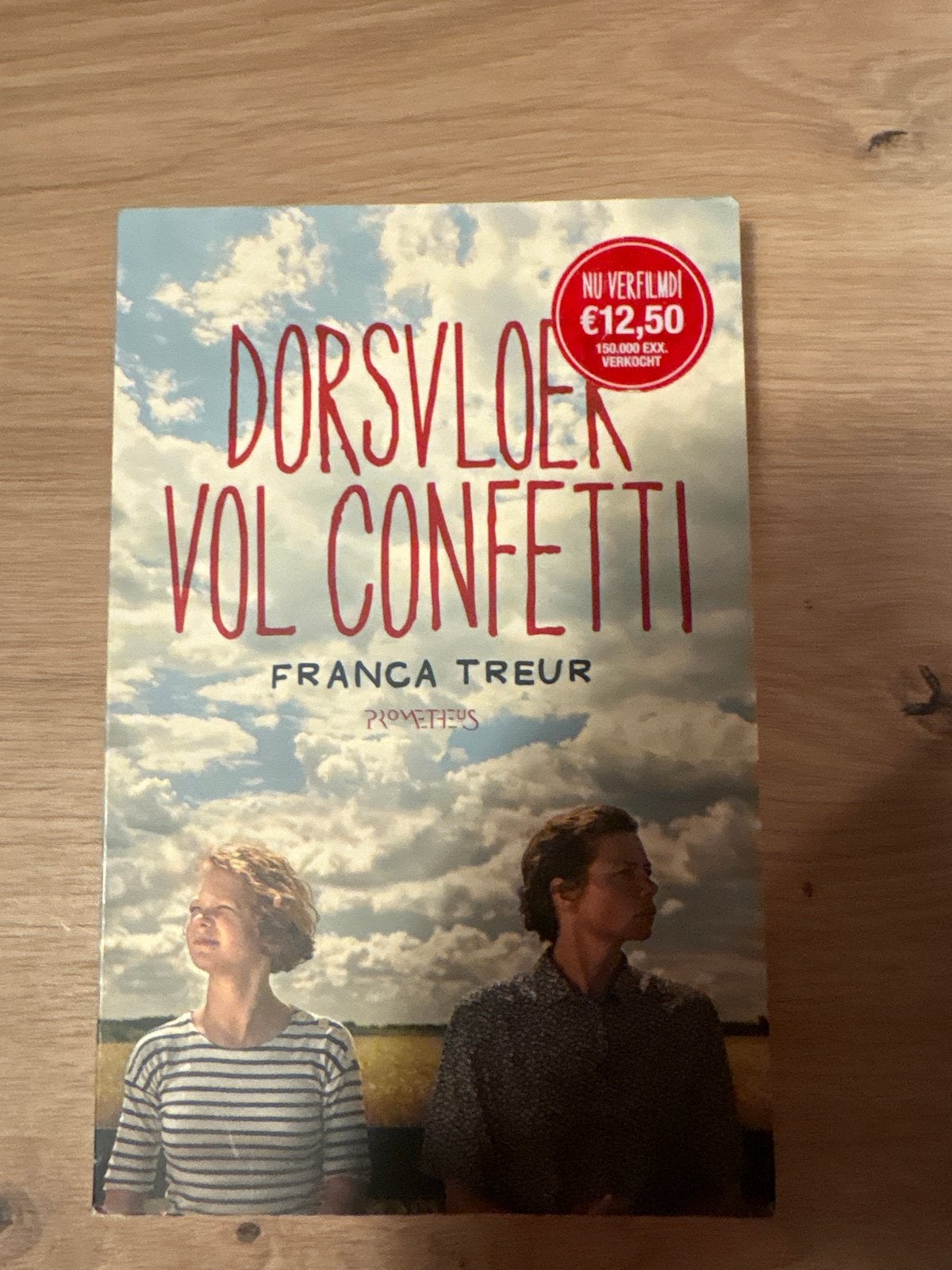 Dorsvloer vol confetti - Franca Treur (verfilmd), Ophalen of Verzenden, Gelezen, Nederland