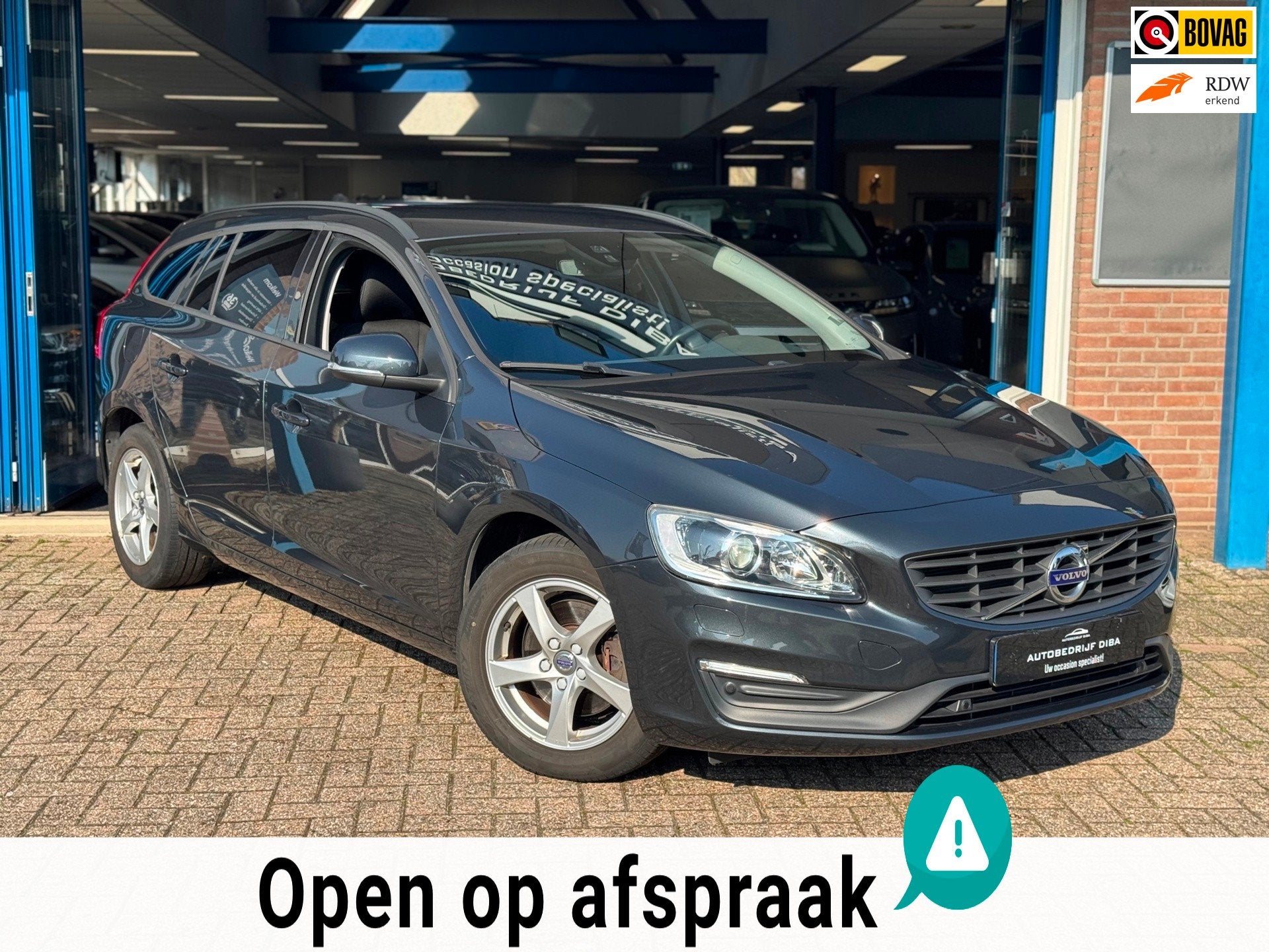 Volvo V60 1.5 T3 Polar+ 2017 AUT NAVI CLIMA NAP 41k KM!, Auto's, Dealer onderhouden, Stof, 4 cilinders, 152 pk