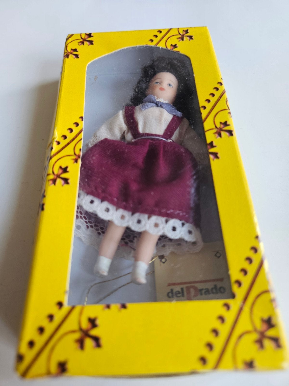 Vintage Del Prado porseleinen poppenhuispopje 1:12, Verzamelen, Poppen, Ophalen of Verzenden