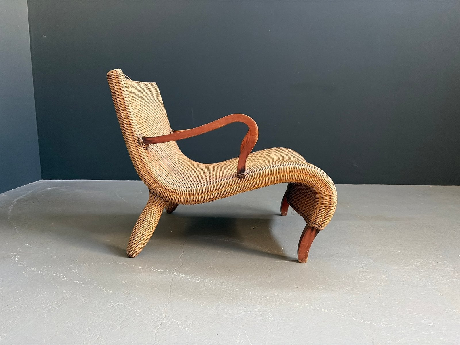 Vintage rotan lounge stoel met houten armleuningen, Ophalen