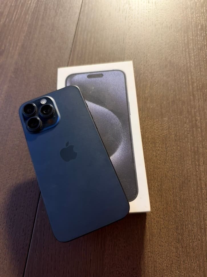 iPhone 15 Pro Max 256GB Blue Titanium, Blauw, IPhone 15 Pro Max, Zo goed als nieuw, 84 %