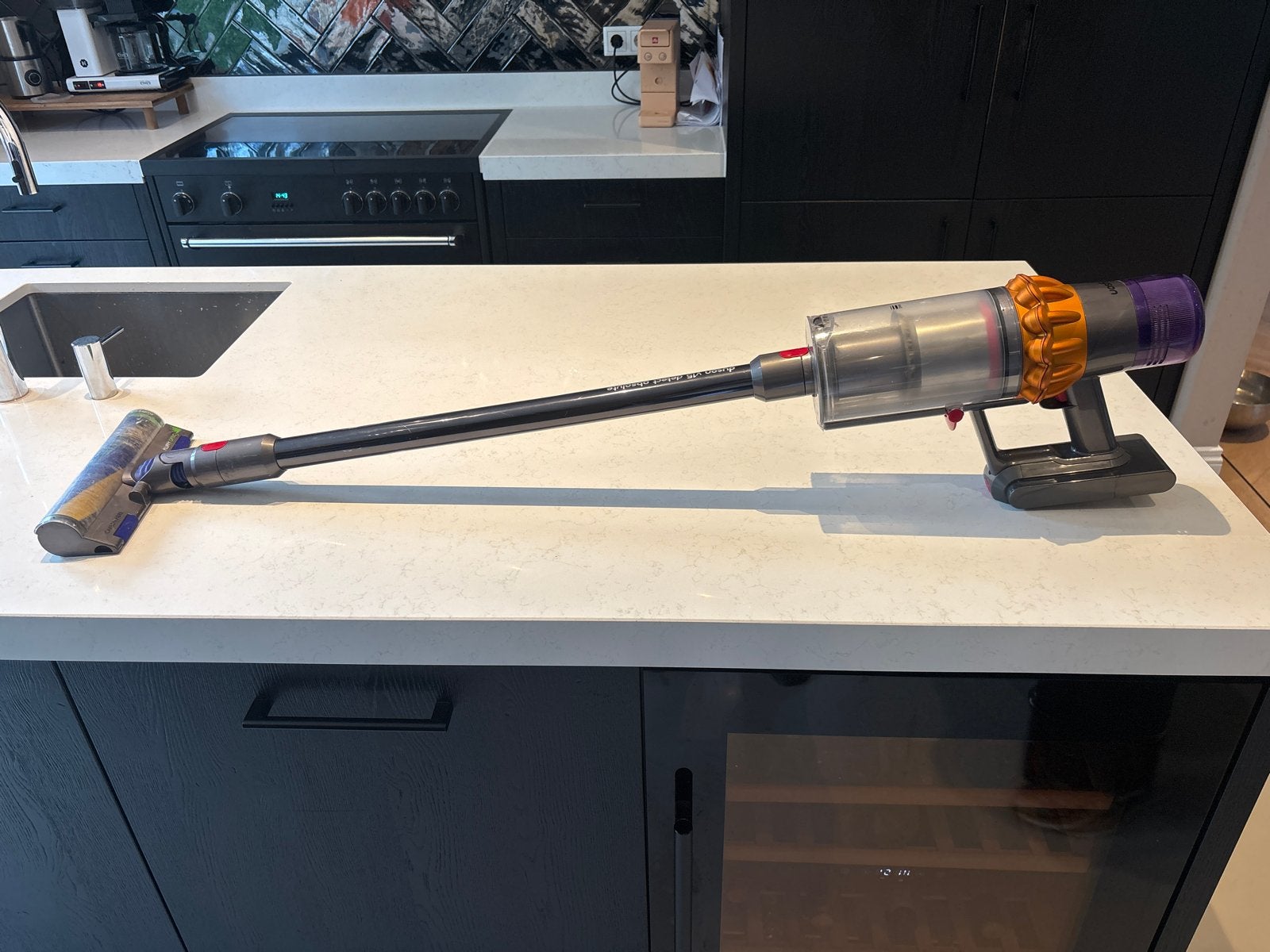 Foto 2 van Dyson V15 Detect Absolute steelstofzuiger laser detectie
