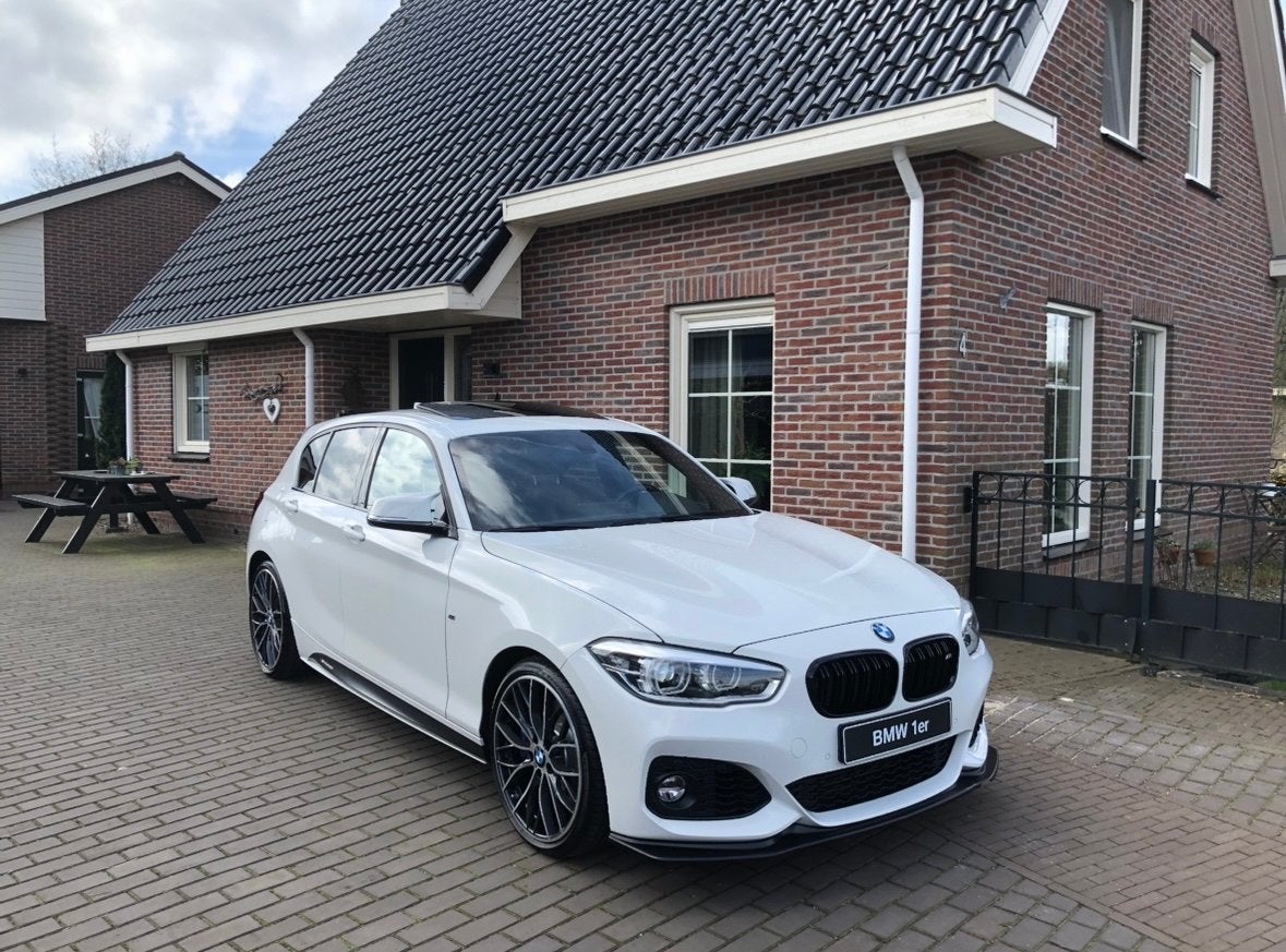 BMW 1-Serie 118i 136pk Aut 2017 Wit, Auto's, 1295 kg, Wit, Origineel Nederlands, 650 kg
