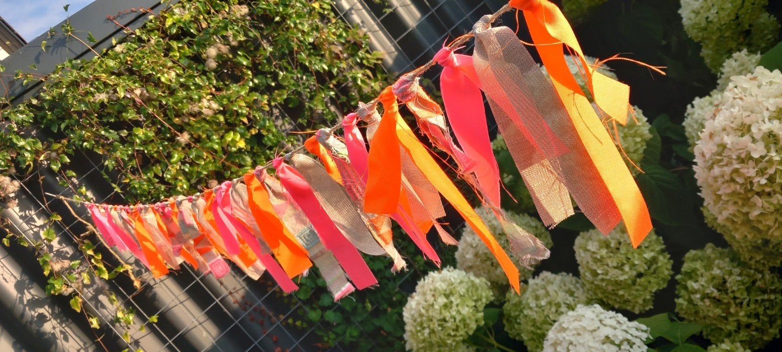 Feestelijke Slinger - Neon Roze Oranje en beige, Ophalen of Verzenden, Zo goed als nieuw, Versiering, Verjaardag
