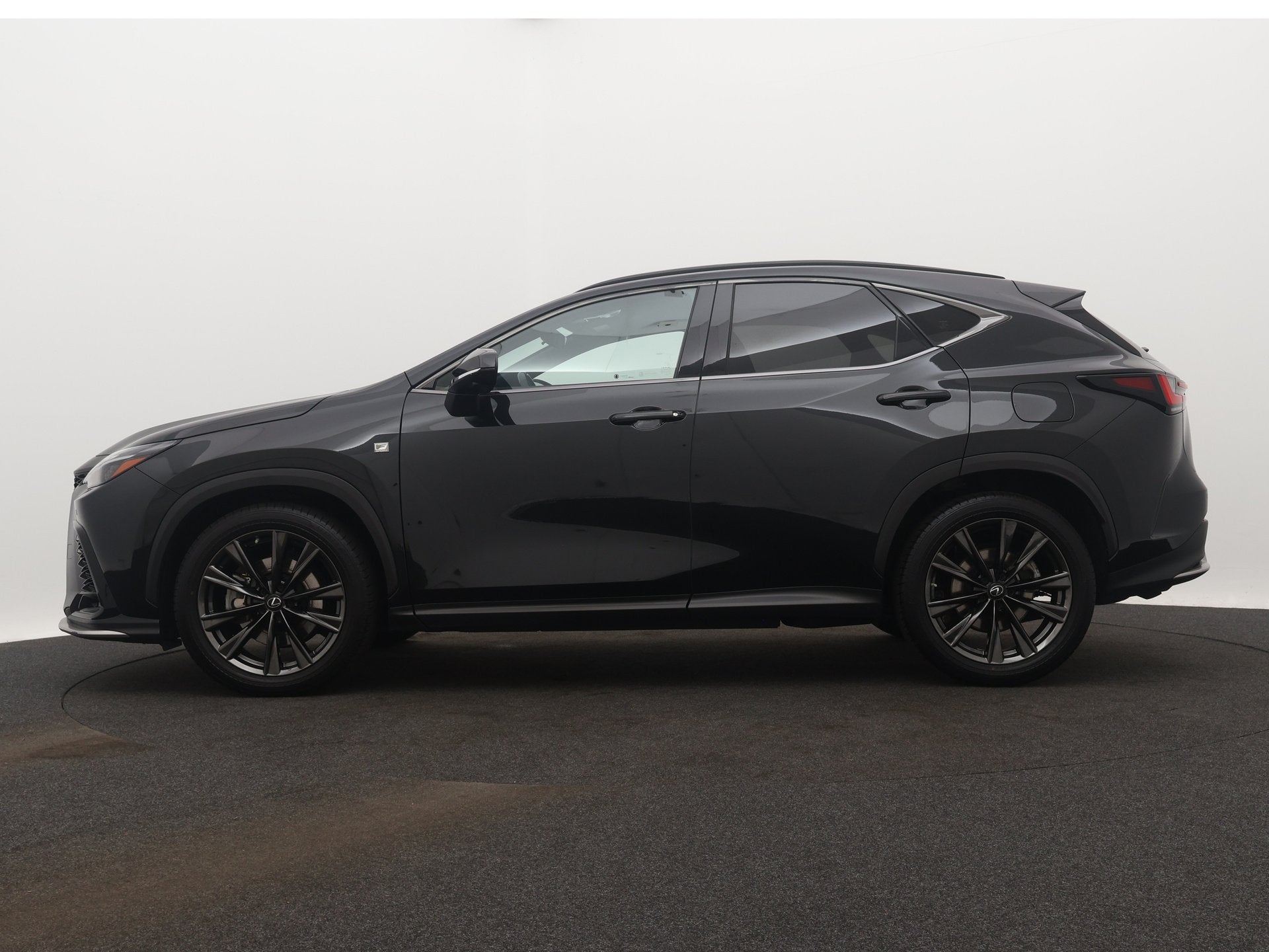 Lexus NX 450h+ AWD F Sport Line | 360 Graden Camera | Stoelg, Auto's, Lexus, Automaat, Gebruikt, 4 cilinders, Zwart