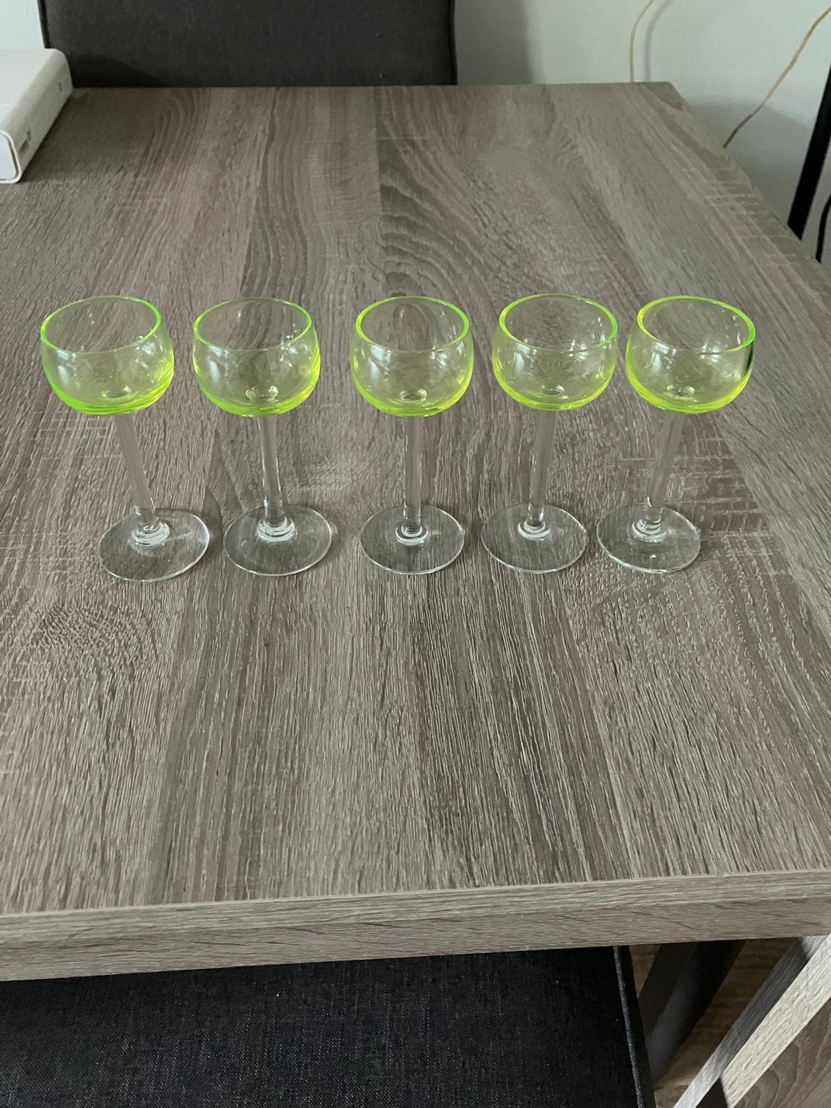 Te koop 5 uranium glaasjes., Ophalen