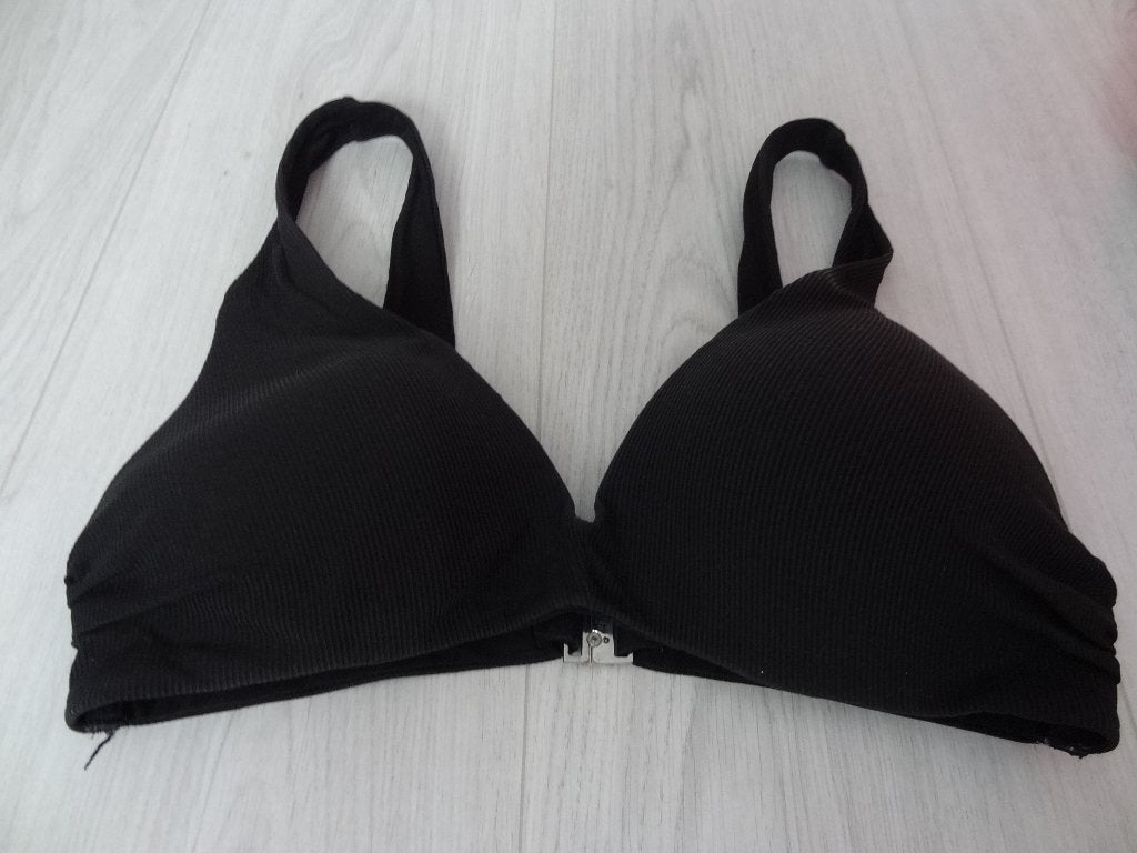 Bikini top in zwart van H&M maat 40, H&M, Zwart, Ophalen of Verzenden, Zo goed als nieuw