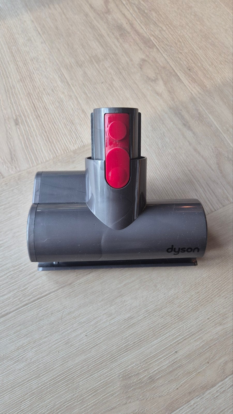 Foto 14 van Dyson V8 Absolute steelstofzuiger met accessoires