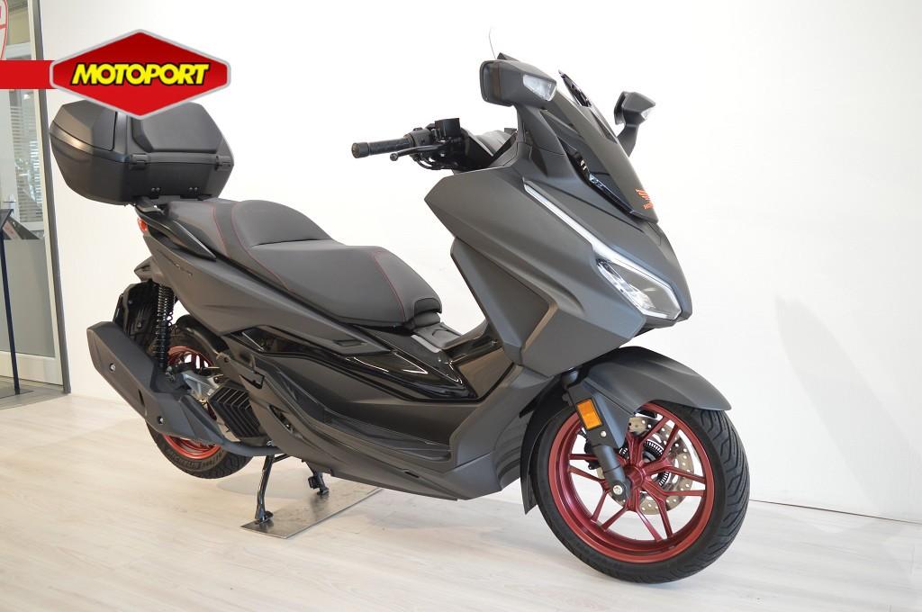 Honda NSS 125 FORZA SE (bj 2023), Wijngaardveld 1
9300  AALST, BE, Scooter, Bedrijf, Mc.benelux@honda-eu.com