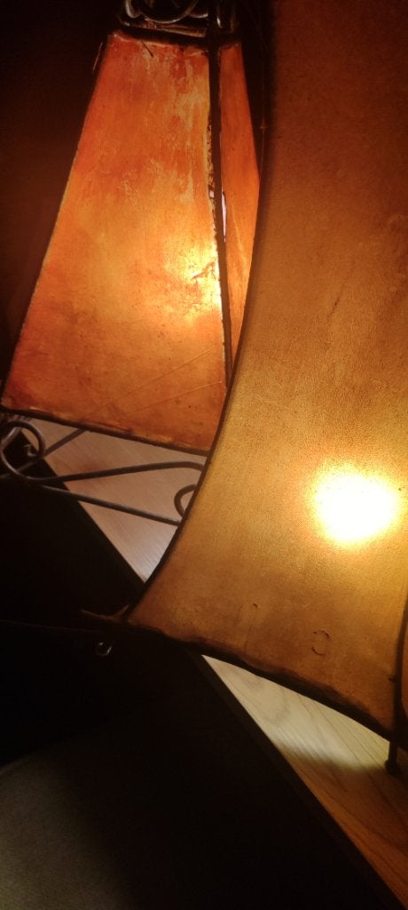 Lamp, 2 x van koeienhuid, Ophalen of Verzenden