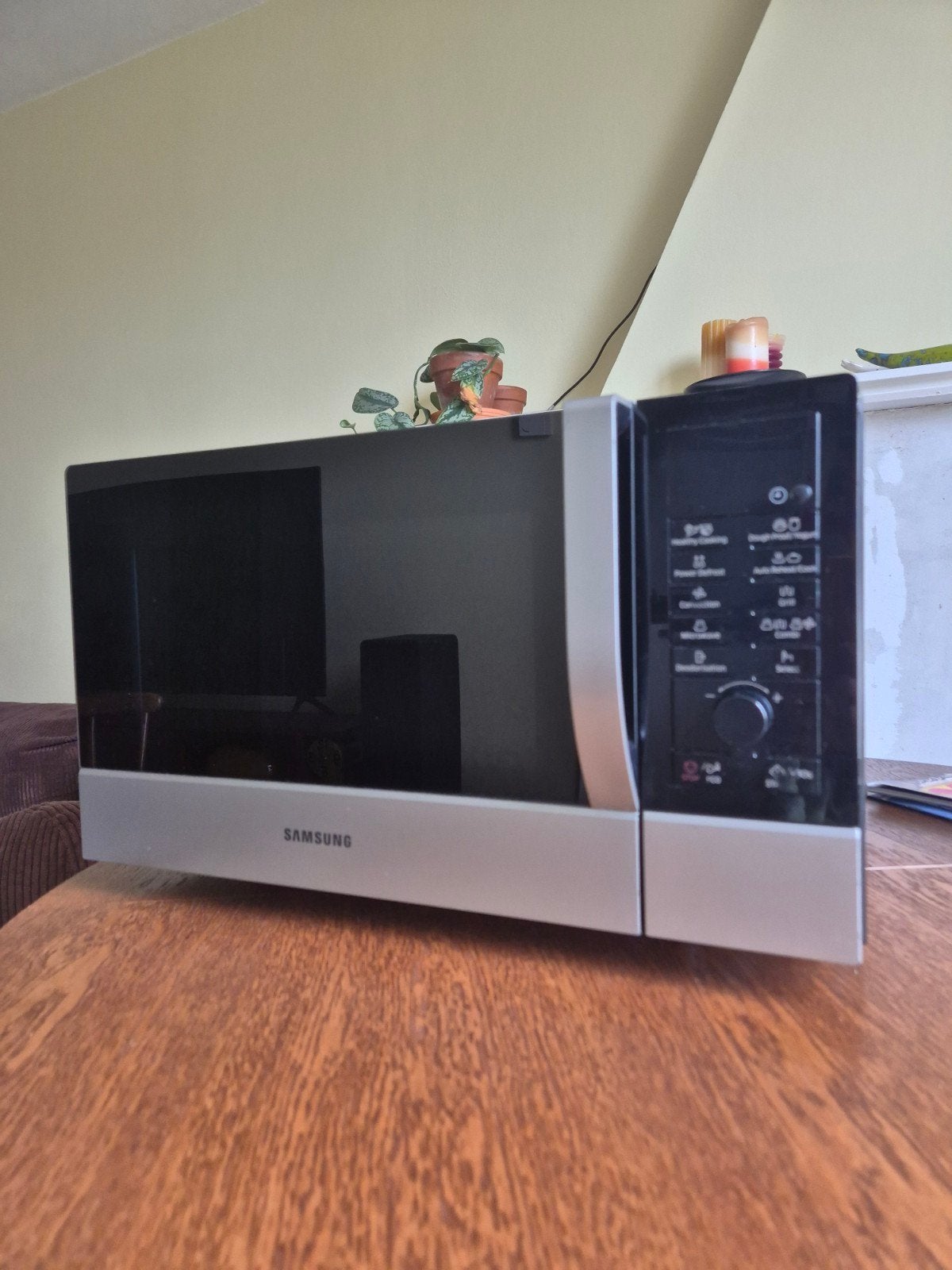 combimagnetron Samsung CE107M, Ophalen, Combimagnetron, Gebruikt, Draaiplateau