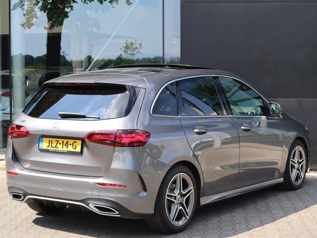 Mercedes-Benz B-klasse 180 AMG Line, Auto's, 745 kg, 4 cilinders, Origineel Nederlands, Bedrijf