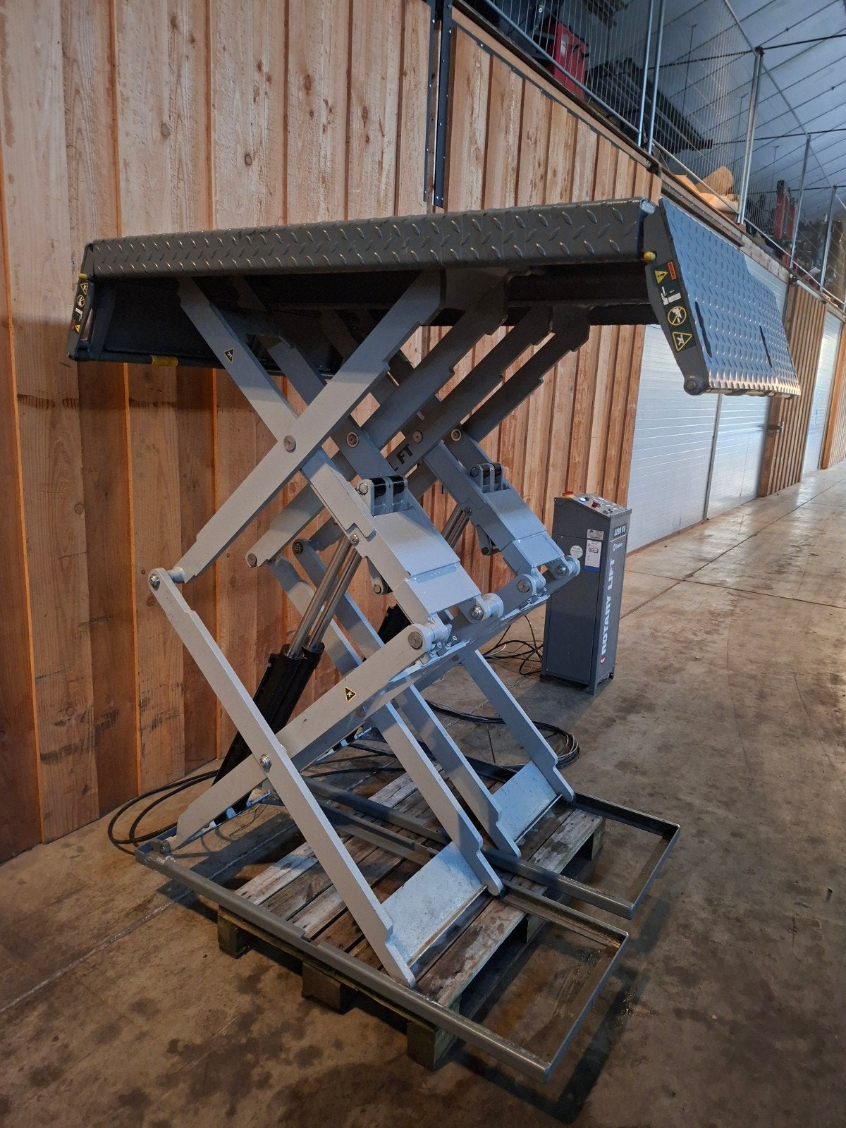 Rotary 3200 kg schaarhefbrug bj 2018 hefbrug, Ophalen