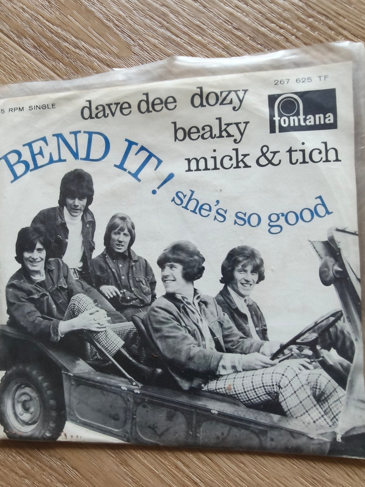Dave Dee Dozy Beaky Mick & Tich - Bend It! / She's So Good, Cd's en Dvd's, Gebruikt, Originele persing, 7 inch, Ophalen of Verzenden