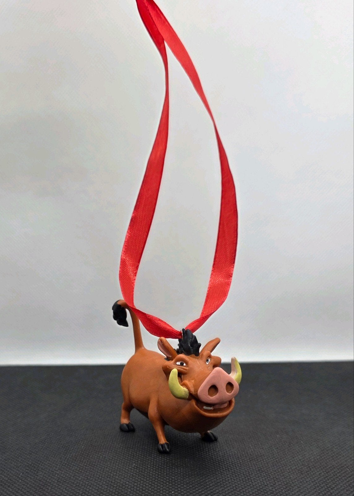 Disney Pumba kerst ornament hanger kerstbal, Verzamelen, Disney, Ophalen of Verzenden, Leeuwenkoning of Jungle Boek, Nieuw