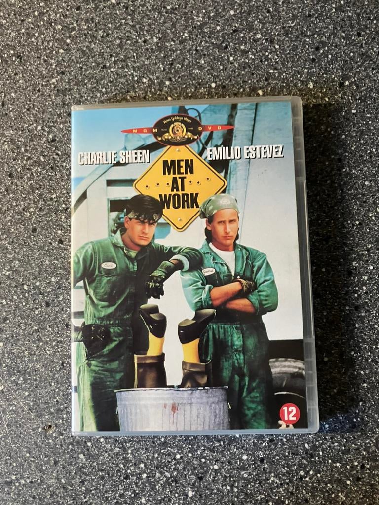 Men at Work (1990)  Charlie Sheen, Emilio Estevez, Vanaf 12 jaar, Ophalen of Verzenden, Zo goed als nieuw, Actiekomedie