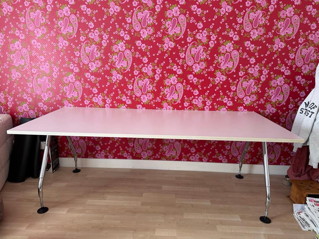 Vitra ad hoc bureau/tafel, wit blad, chromen poten, 200x90cm, Huis en Inrichting, Bureaus, Ophalen, Zo goed als nieuw