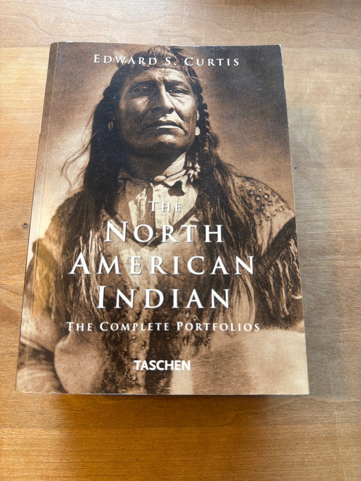 The North American Indian - Edward S. Curtis (Taschen), Ophalen of Verzenden, Gelezen, Fotografie algemeen