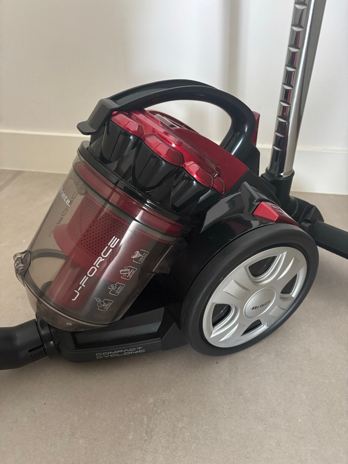 Ariete J-Force Compact Cyclonic Stofzuiger, Witgoed en Apparatuur, Stofzuigers, Gebruikt, Sledestofzuiger, Overige merken, Regelbare zuigkracht