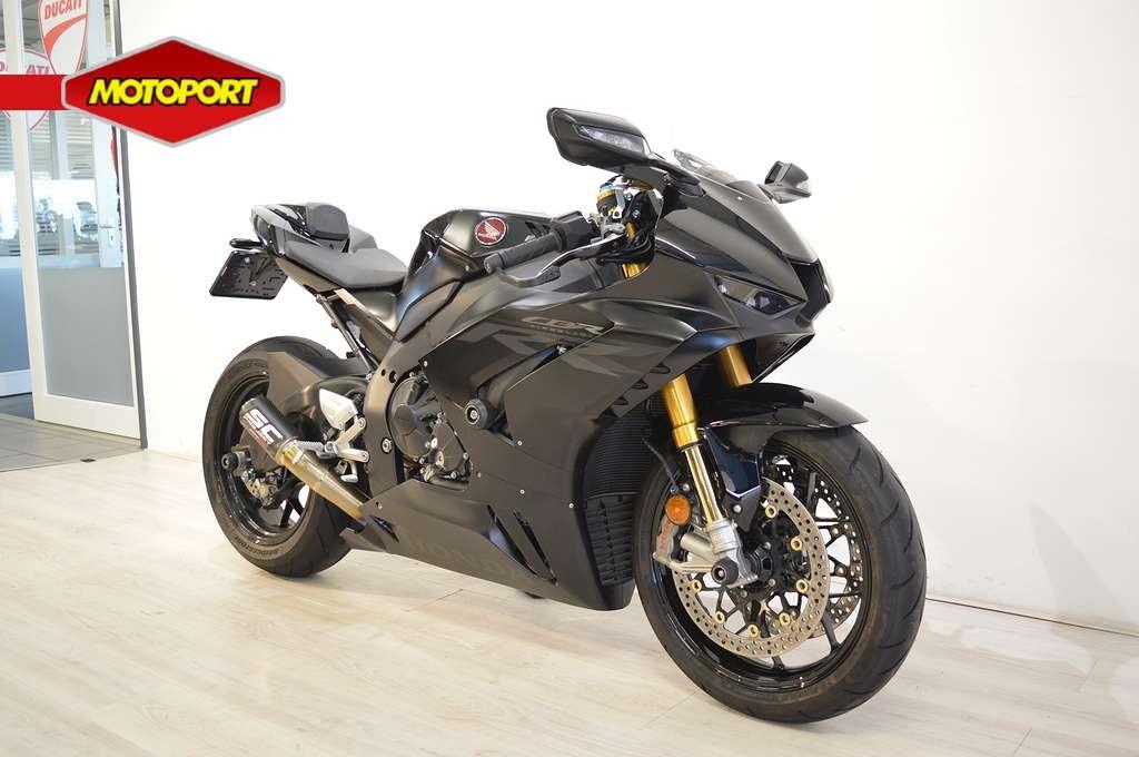Honda CBR 1000 RR-R FIREBLADE SP (bj 2020), Wijngaardveld 1
9300  AALST, BE, Bedrijf, Super Sport, Mc.benelux@honda-eu.com
