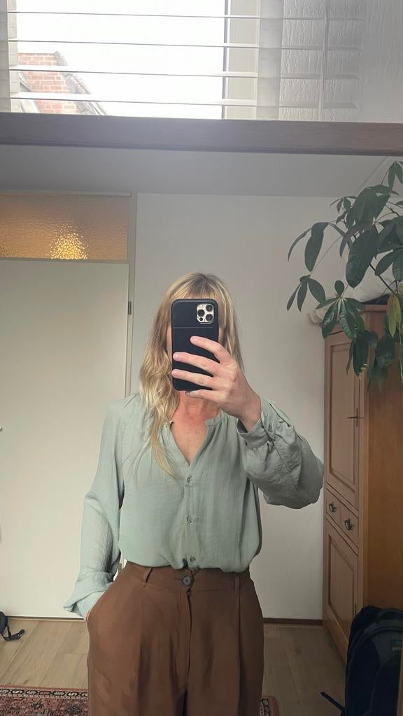 Stijlvolle lichtgroene blouse met lange mouwen, Ophalen of Verzenden, Zo goed als nieuw, Maat 36 (S), Groen