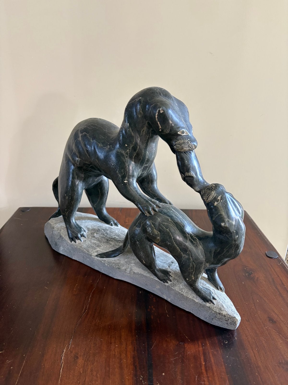 Thomassiapik Sivuarapik - Twee spelende otters, Ophalen, Zoogdier, Gemerkt, Steen of Keramiek