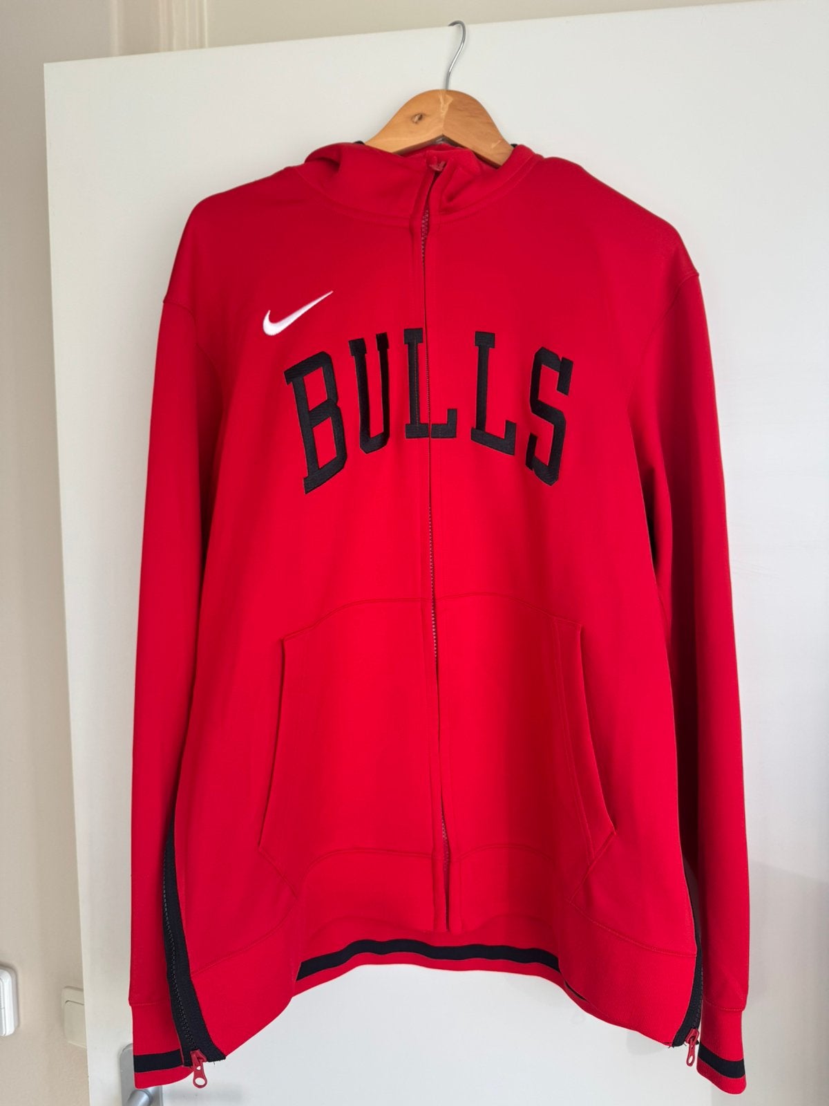 NIKE CHICAGO BULLS maat LARGE, Ophalen of Verzenden, Zo goed als nieuw, Maat 52/54 (L)