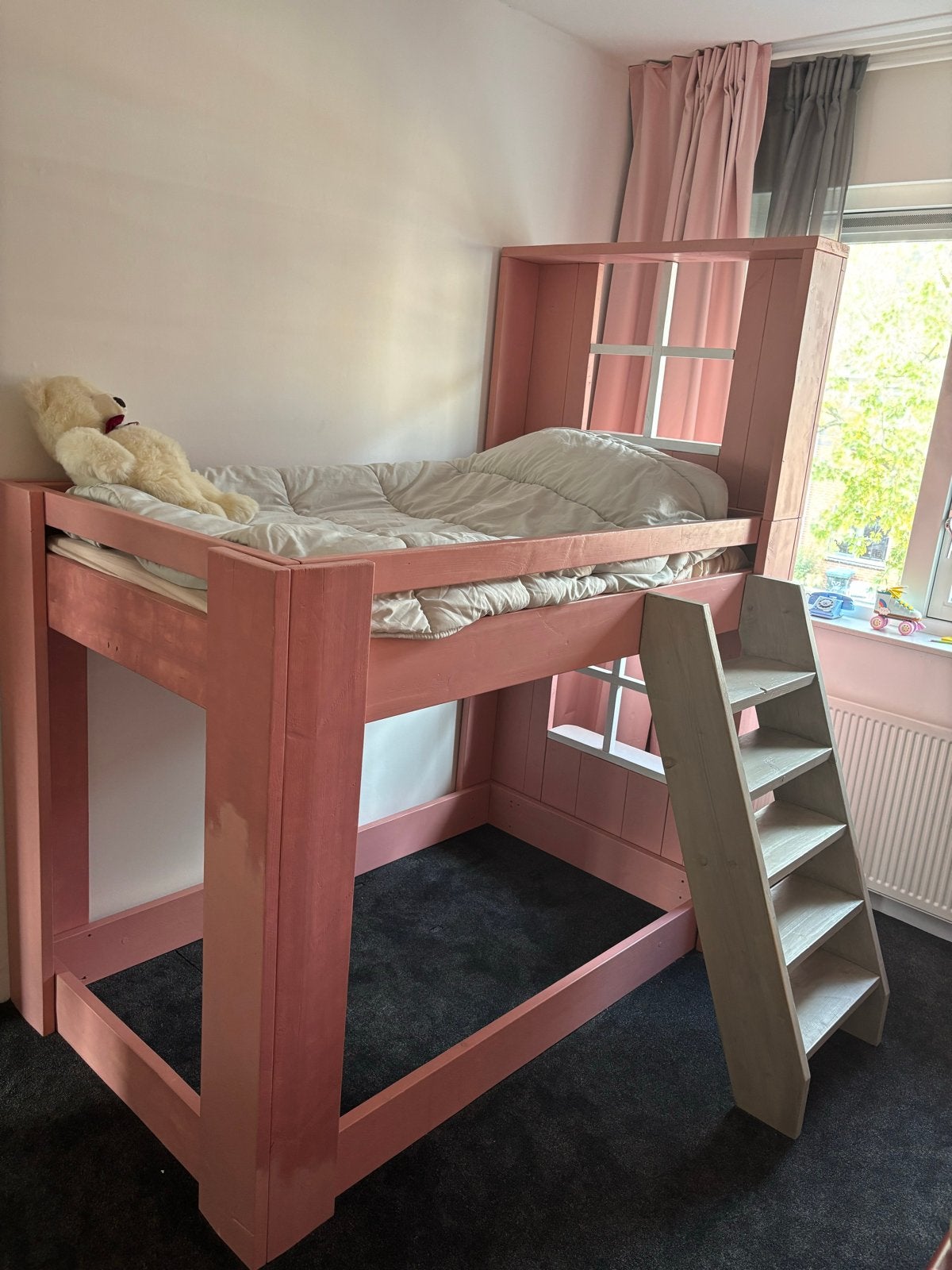 Roze hoogslaper met trap en raamdetails, Ophalen, Gebruikt, Eenpersoons, 200 cm