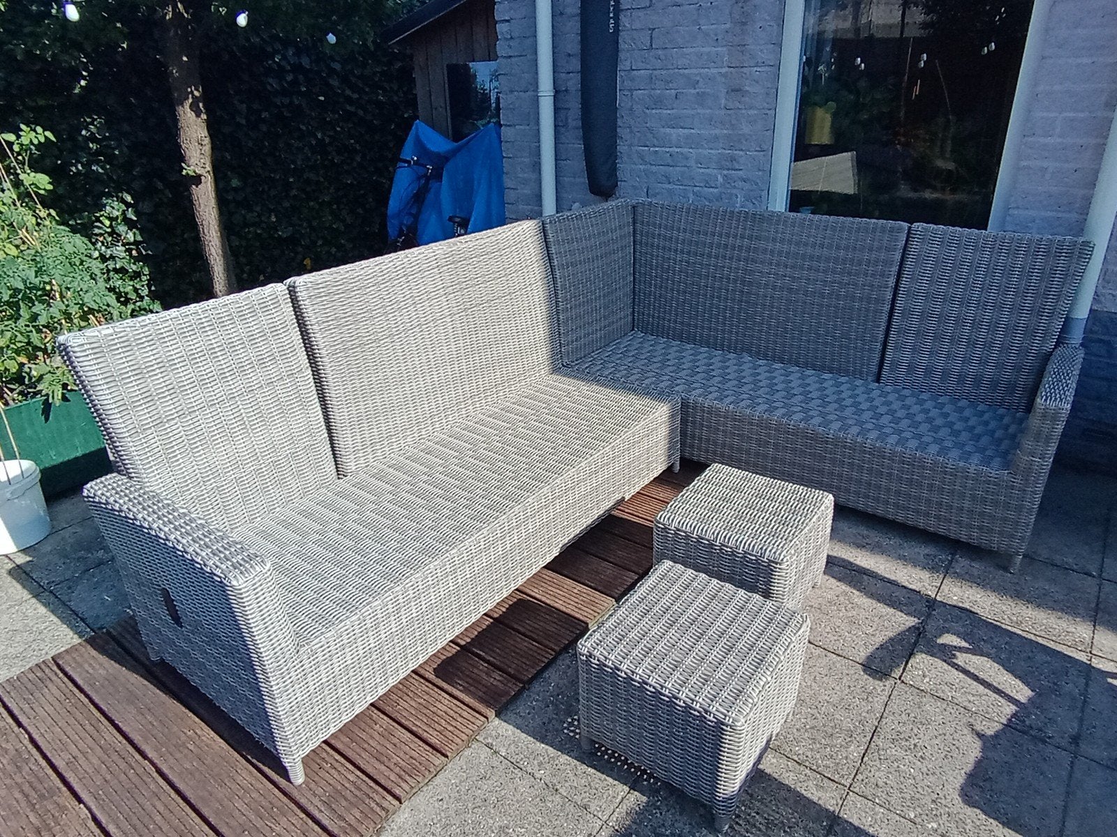 Wicker loungeset met 2 hockers - Zo goed als nieuw, Tuin en Terras, Ophalen, 5 zitplaatsen, Bank, Zo goed als nieuw