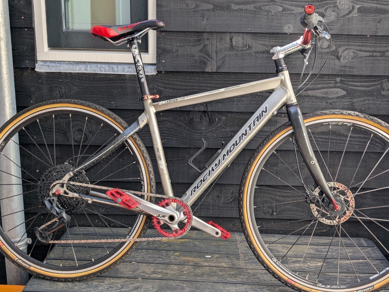 Rocky Mountain RC.70 - Lichtgewicht en Stijf Frame, 28 inch, 15 tot 20 versnellingen, Schijfrem, Ophalen