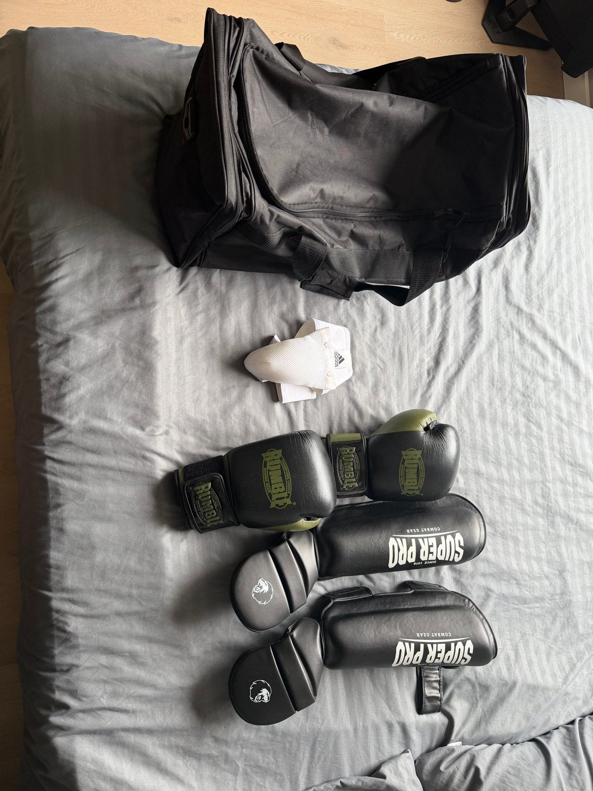 Complete kickboks set: handschoenen, scheenbeschermers, tok,, Ophalen, Overige, Vechtsportbescherming, Maat L