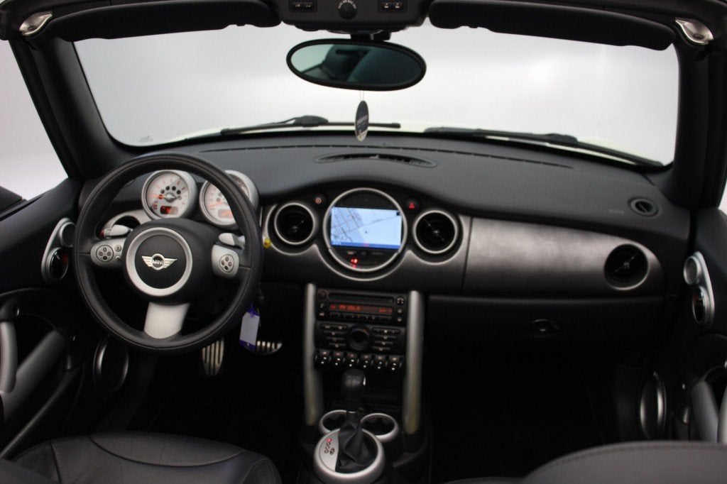 Mini CABRIO 1.6 Cooper S Chili Automaat - Navi, Leer, Stoelv, Auto's, Gebruikt, Huisgarantie, 4 cilinders, 4 stoelen