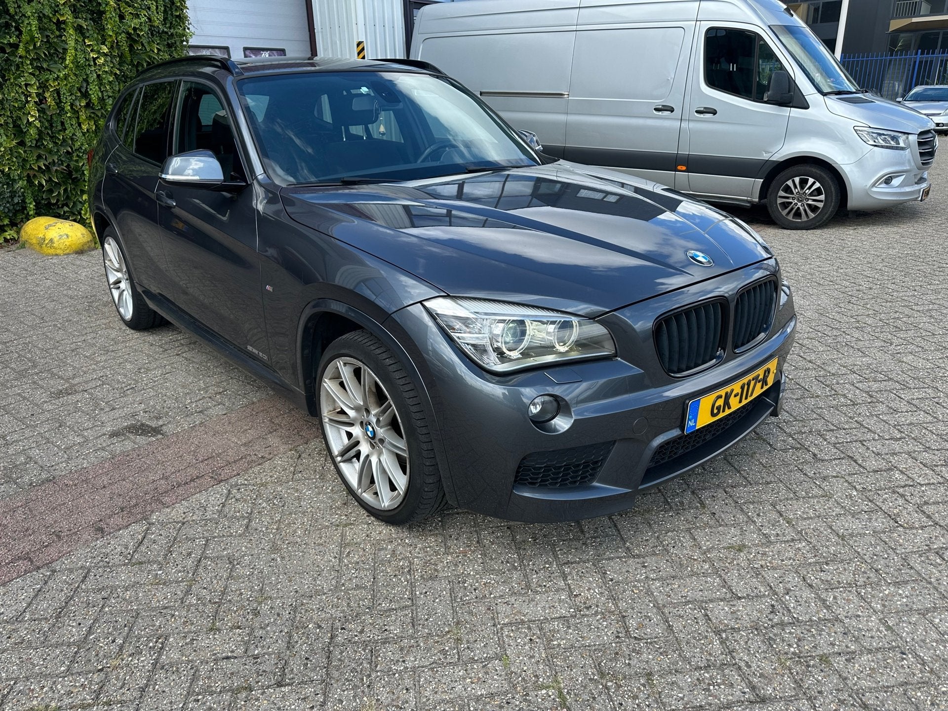 BMW X1 SDrive20i Executive,M pakket,PANORAMA, Euro 6, 4 cilinders, Origineel Nederlands, 184 pk