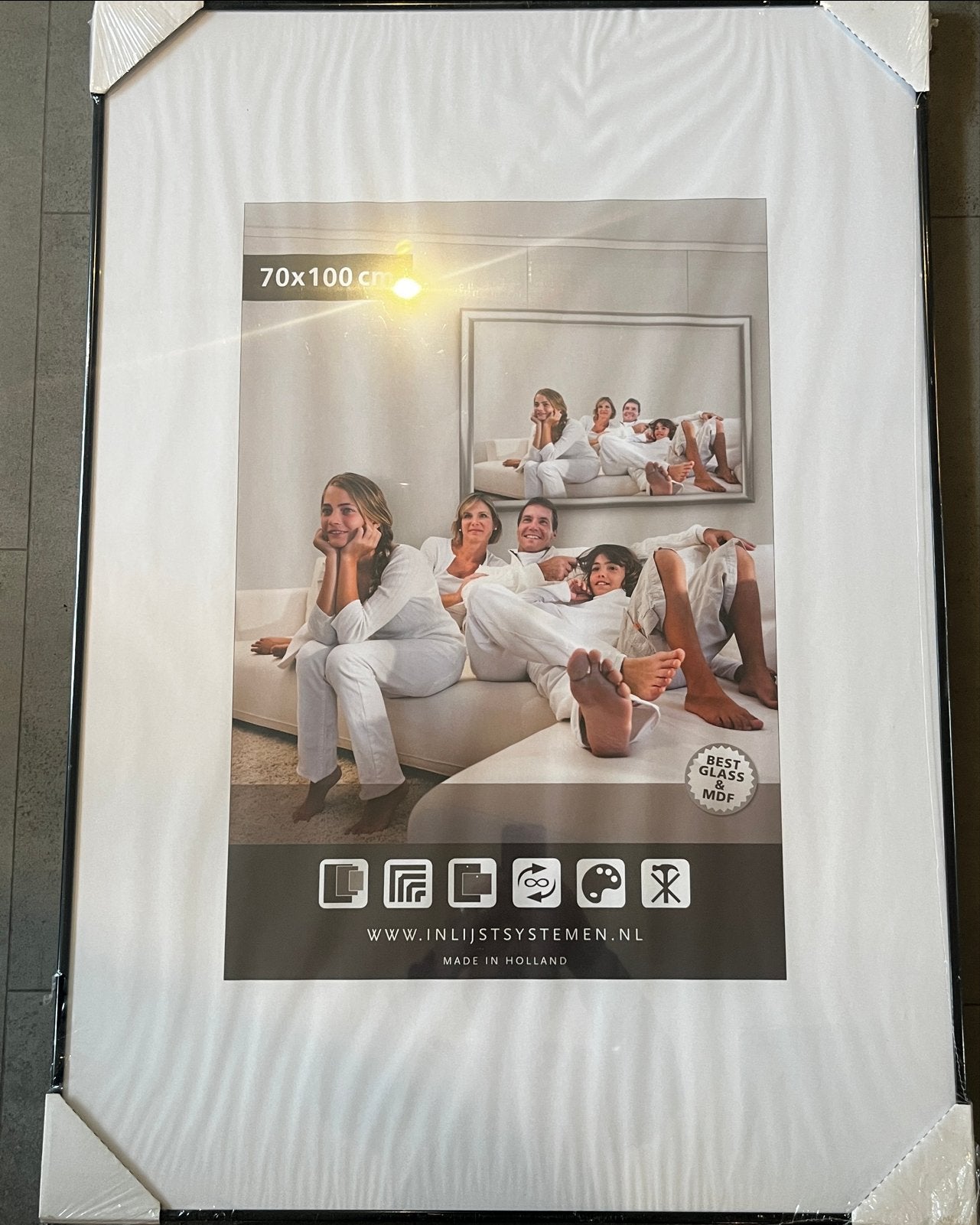 Nieuwe fotolijst 70x100 cm, zwart, glas en MDF, Overige materialen, Nieuw, Ophalen of Verzenden, 75 tot 100 cm