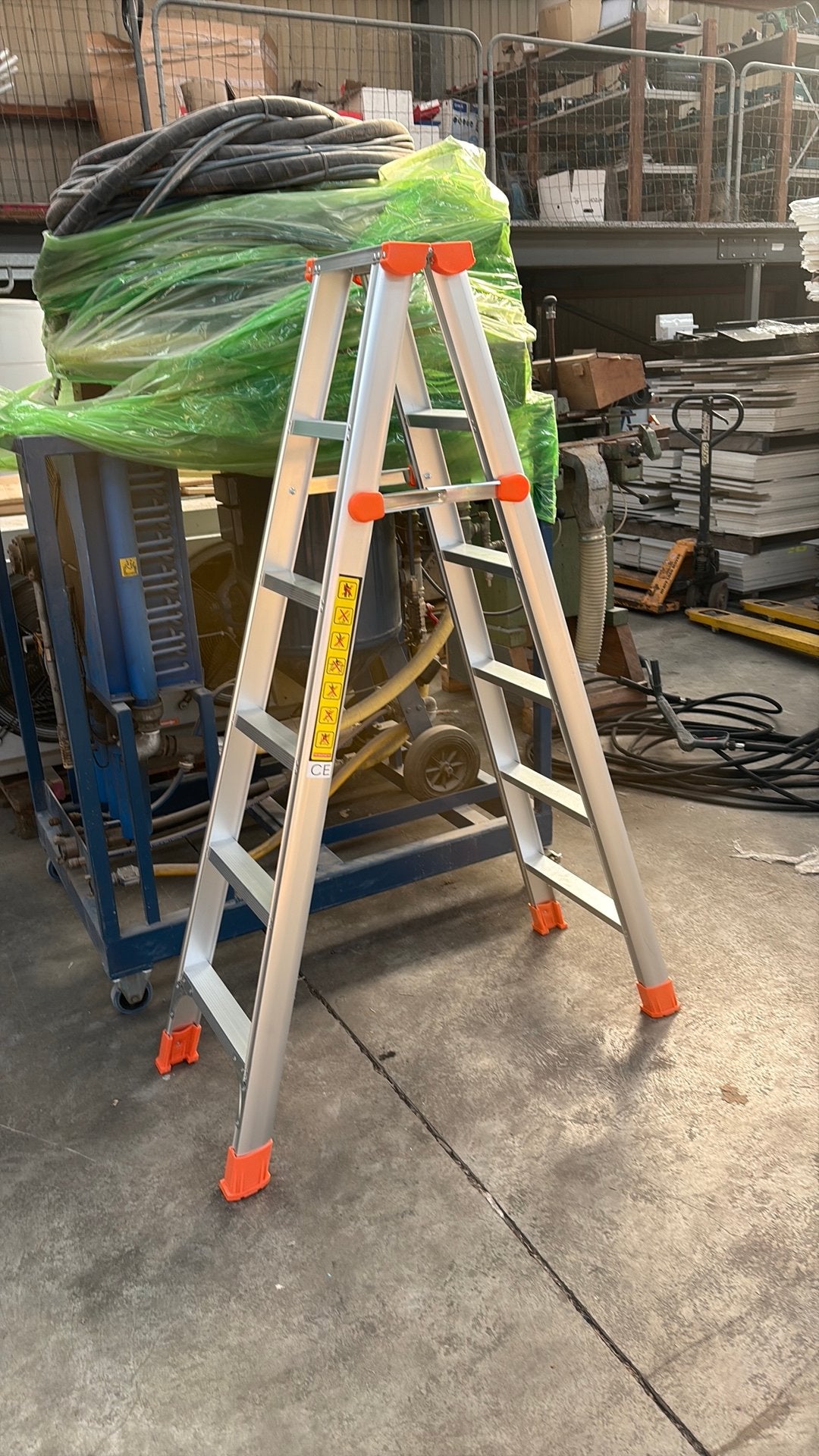 Aluminium trap, Doe-het-zelf en Verbouw, Ladders en Trappen, Ophalen, Zo goed als nieuw, Minder dan 2 meter