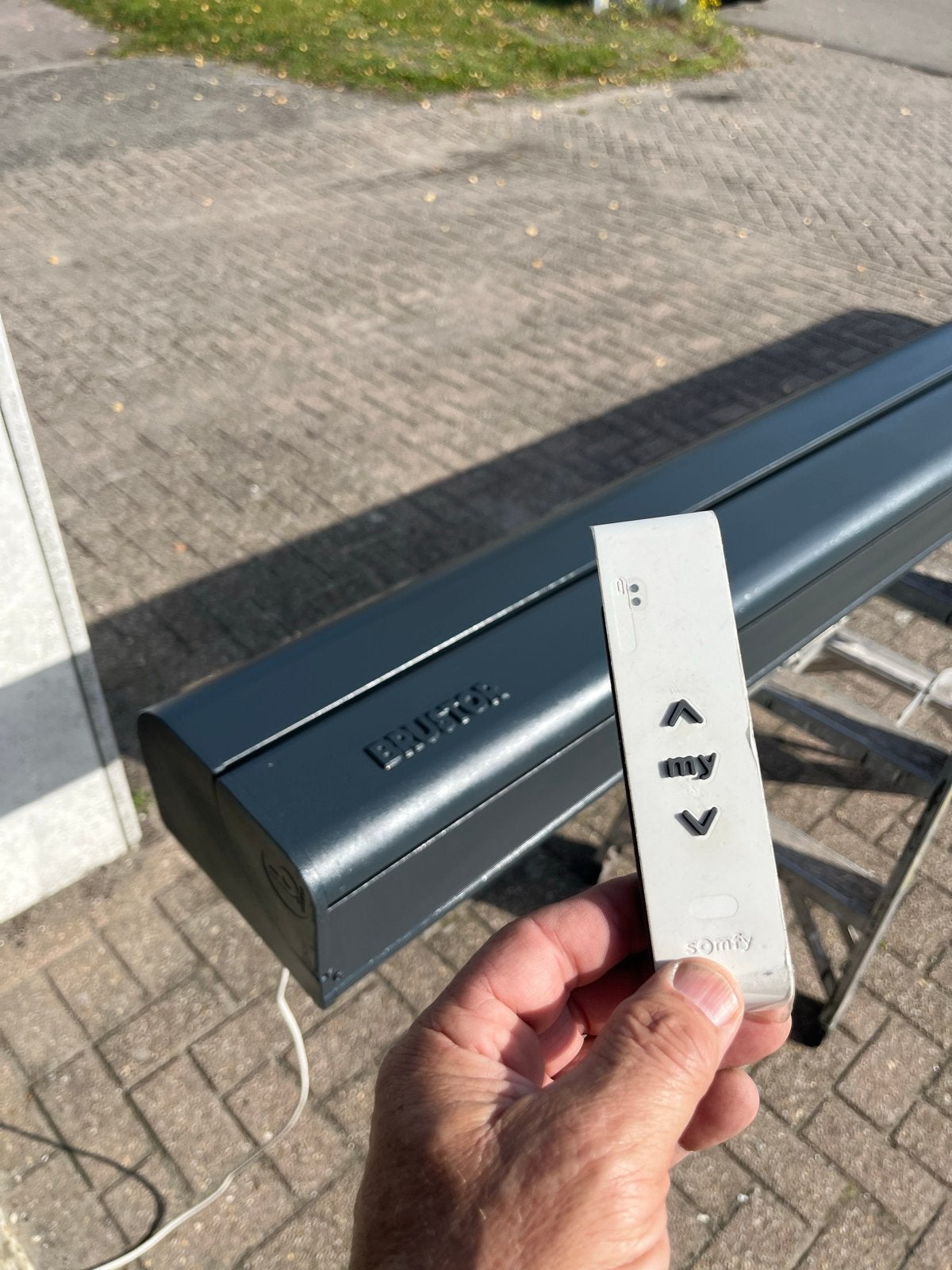 Brustor B25 Knikarmscherm 500x300 cm Antraciet (RAL 7016), Ophalen, 450 cm of meer, Elektrisch, Zo goed als nieuw