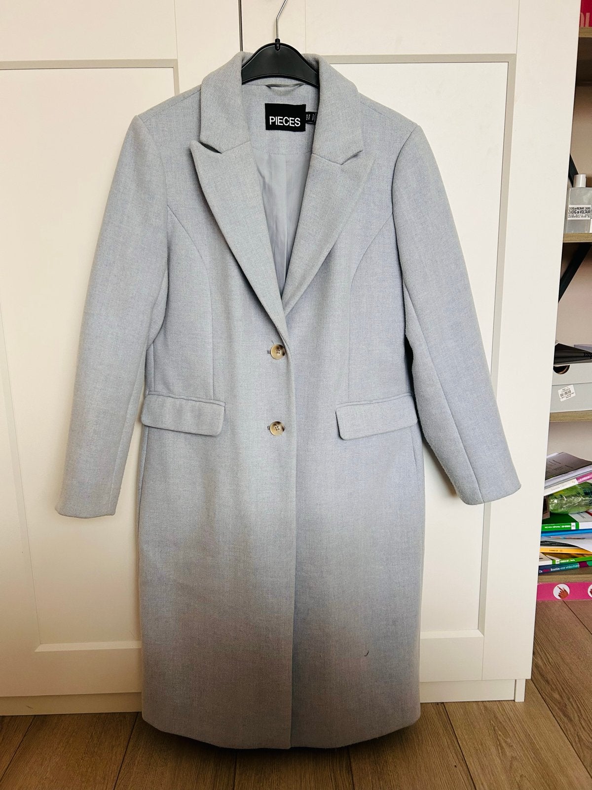 Pieces lichtblauwe lange jas - Maat M, Ophalen of Verzenden, Zo goed als nieuw, Maat 38/40 (M), Blauw