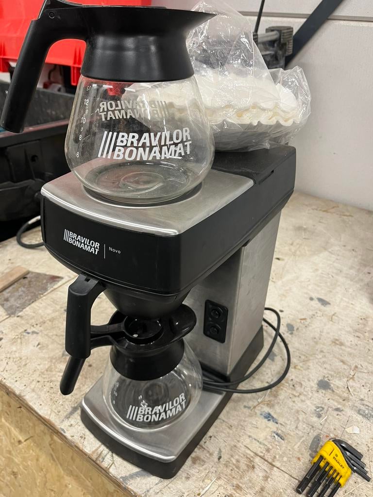 Bravilor bonamat NOVO, Ophalen, 10 kopjes of meer, Koffiemachine, Gemalen koffie