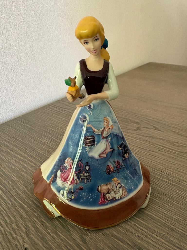 Bradford Assepoester, Ophalen, Assepoester of Belle, Zo goed als nieuw, Beeldje of Figuurtje
